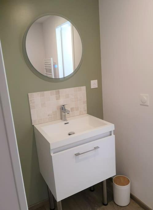 T1 Bis Proche Marais Avec Garage A Moto Apartment Бурж Екстериор снимка
